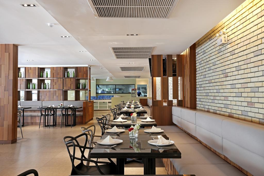 S Ratchada Leisure Hotel - Sha Plus Bangkok Exterior photo The interior of the restaurant