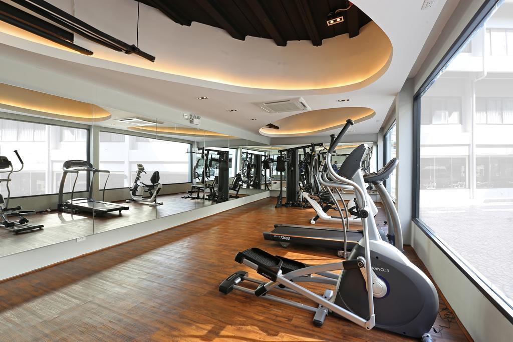 S Ratchada Leisure Hotel - Sha Plus Bangkok Exterior photo A gym in a hotel
