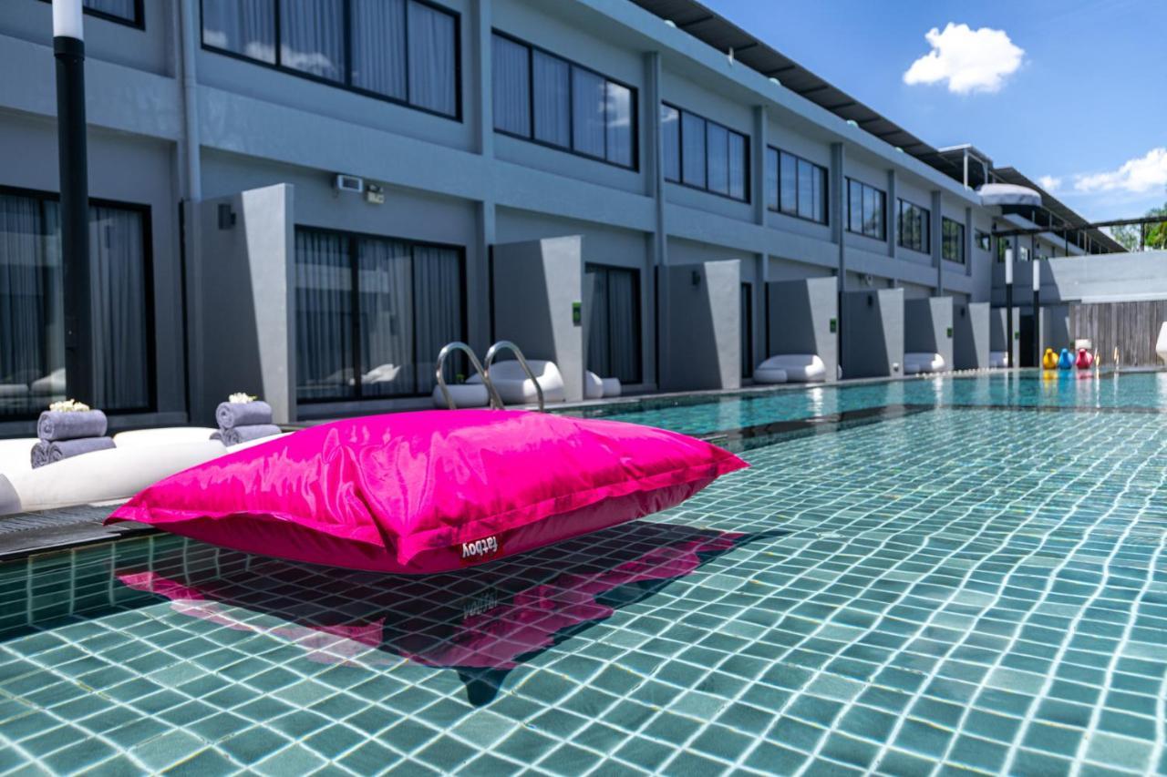 S Ratchada Leisure Hotel - Sha Plus Bangkok Exterior photo The swimming pool at the hotel