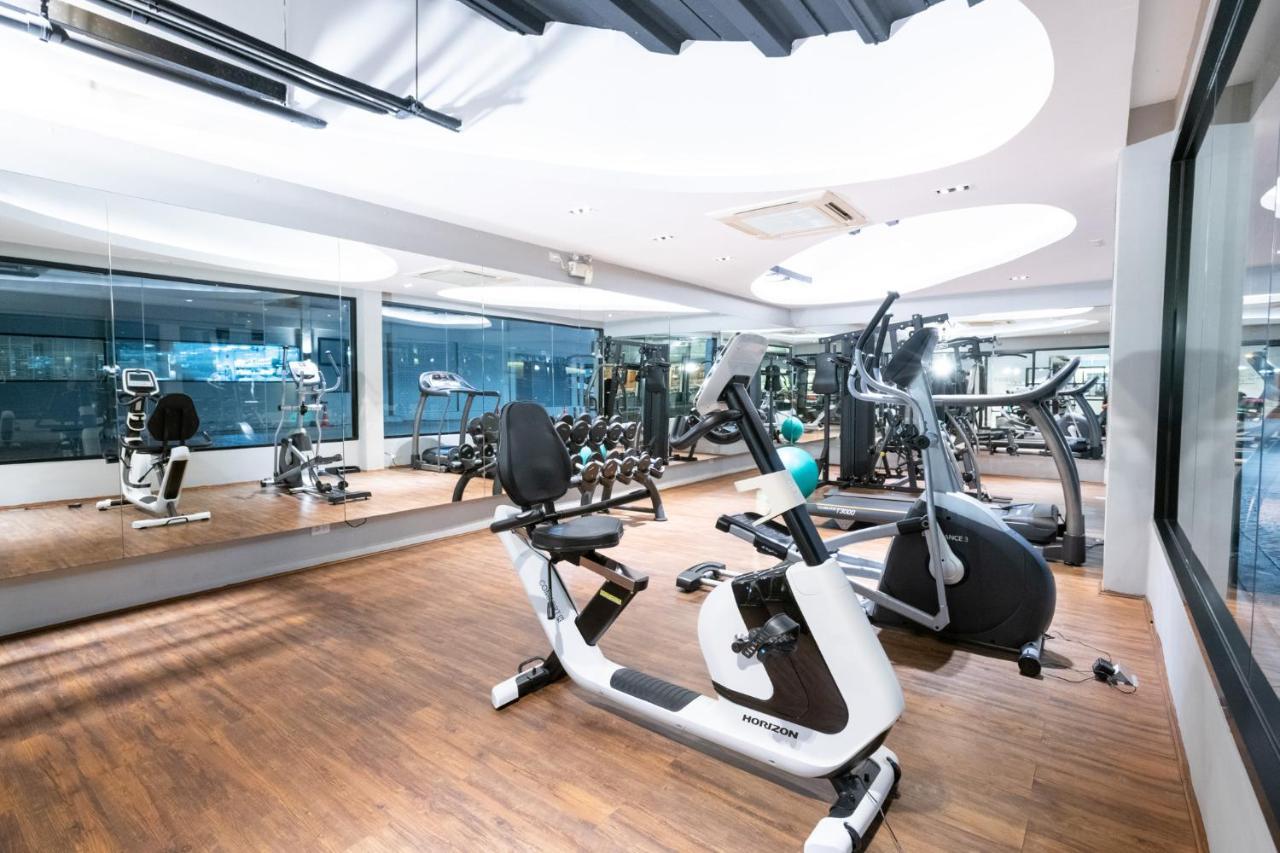 S Ratchada Leisure Hotel - Sha Plus Bangkok Exterior photo The gym at the hotel