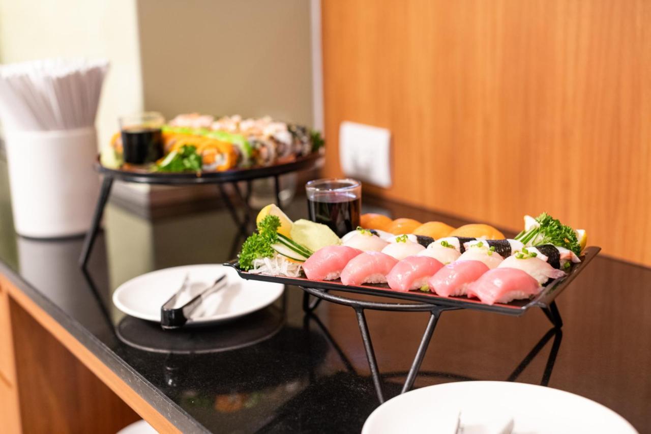 S Ratchada Leisure Hotel - Sha Plus Bangkok Exterior photo Sushi at a buffet