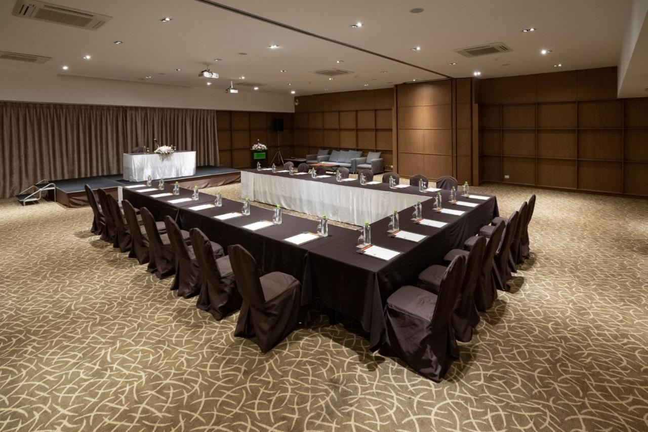 S Ratchada Leisure Hotel - Sha Plus Bangkok Exterior photo Meeting room